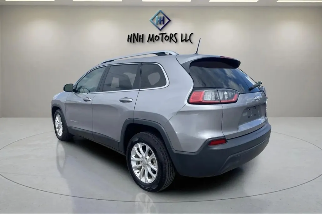 2019 Jeep Cherokee Latitude Sport photo 1