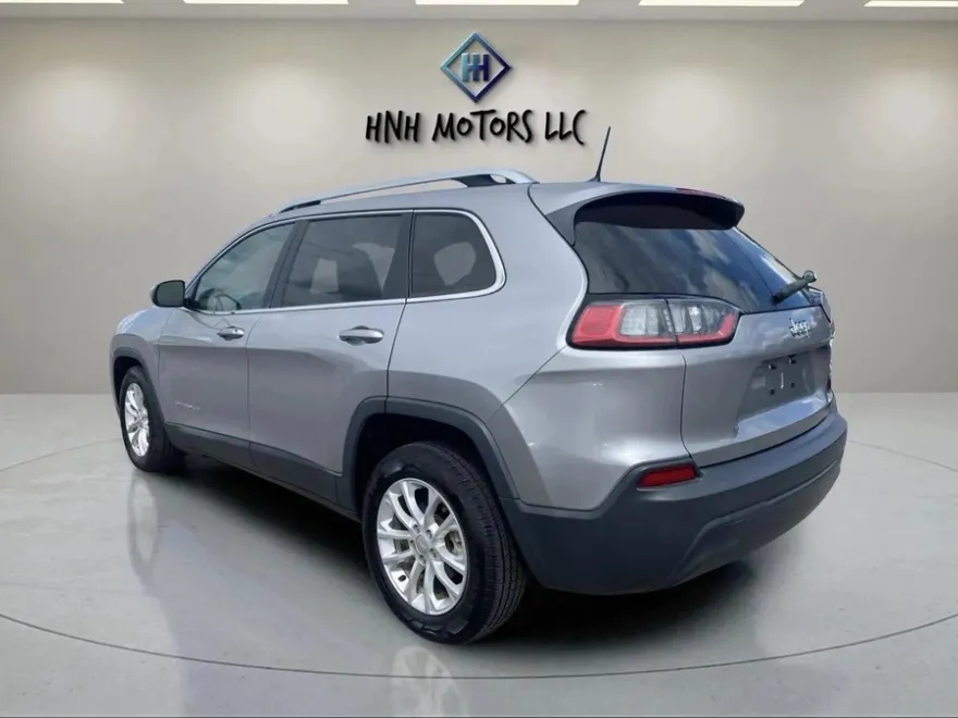 2019 Jeep Cherokee Latitude Sport photo 1