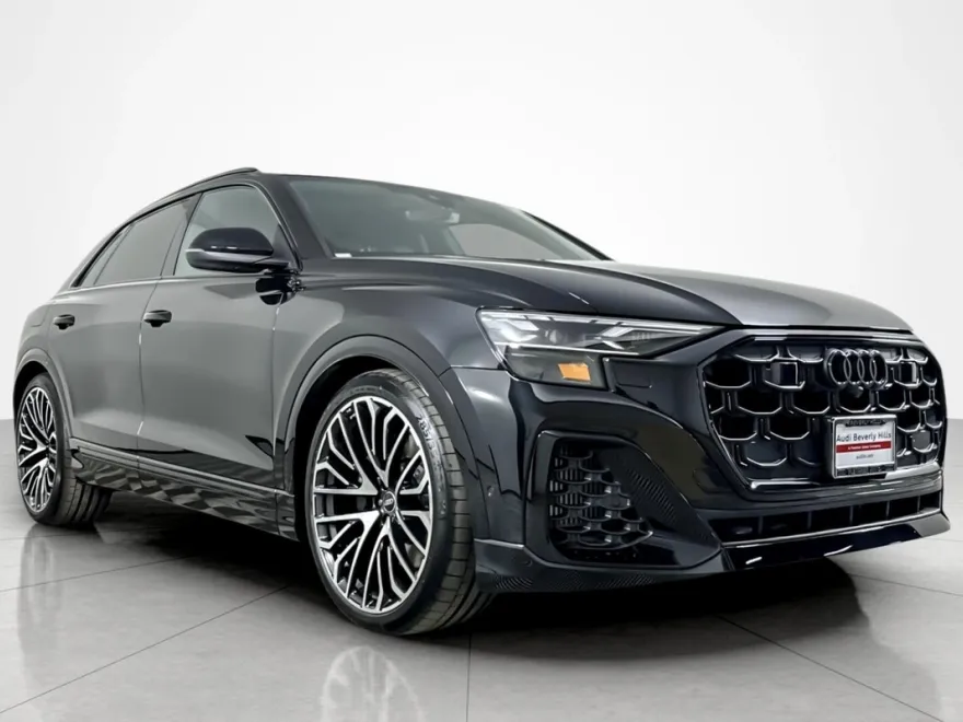 2025 Audi SQ8 Prestige photo 1