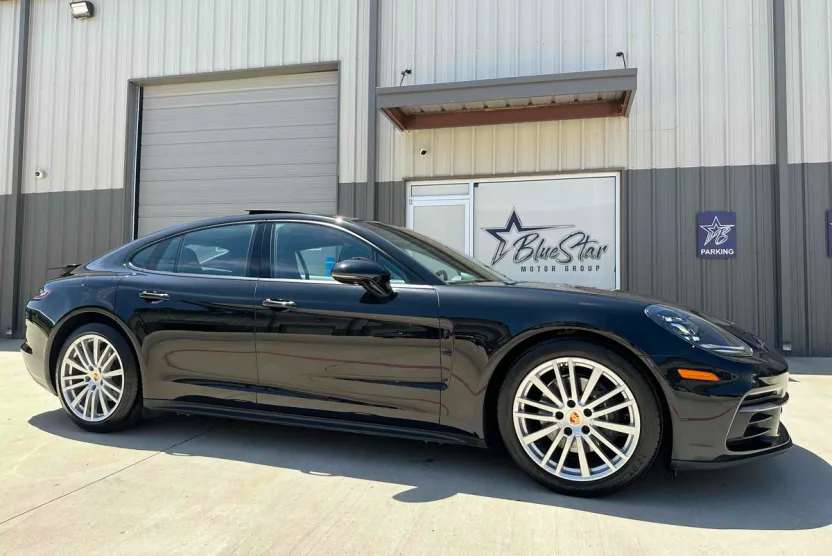 2020 Porsche Panamera 4 photo 1