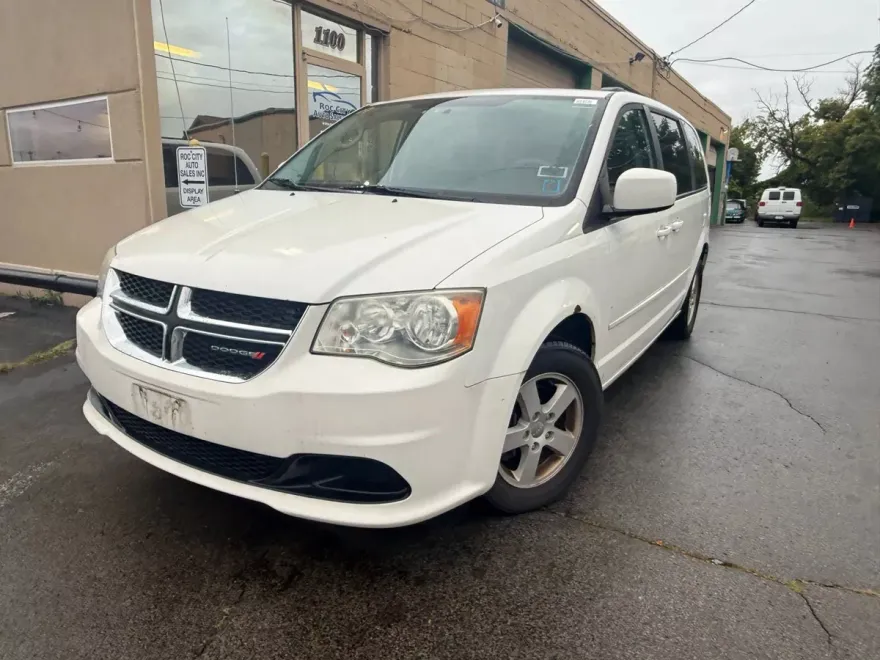 2012 Dodge Grand Caravan SXT photo 1