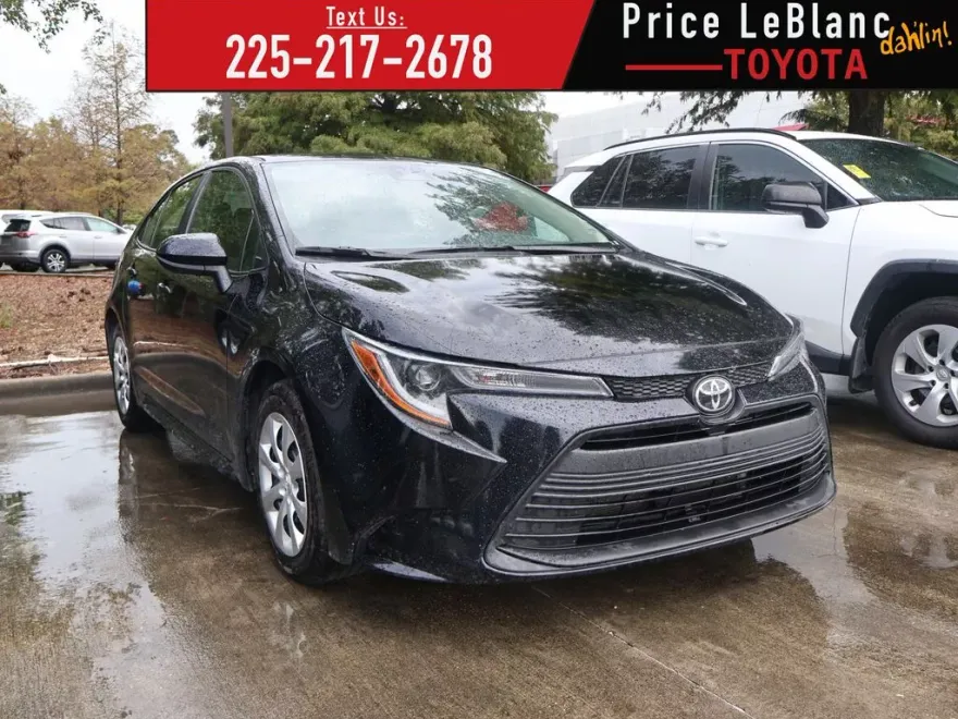 2024 Toyota Corolla LE photo 1