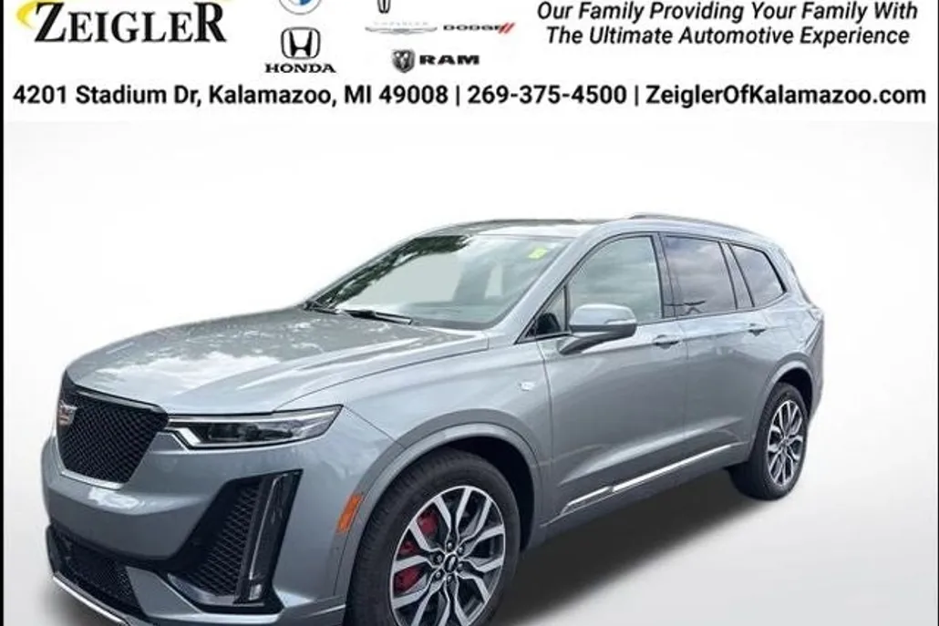 2024 Cadillac XT6 Sport photo 1