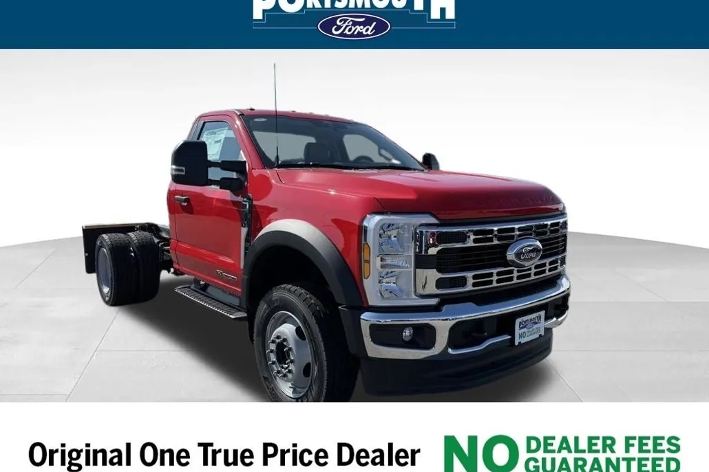 2025 Ford F-600 photo 1