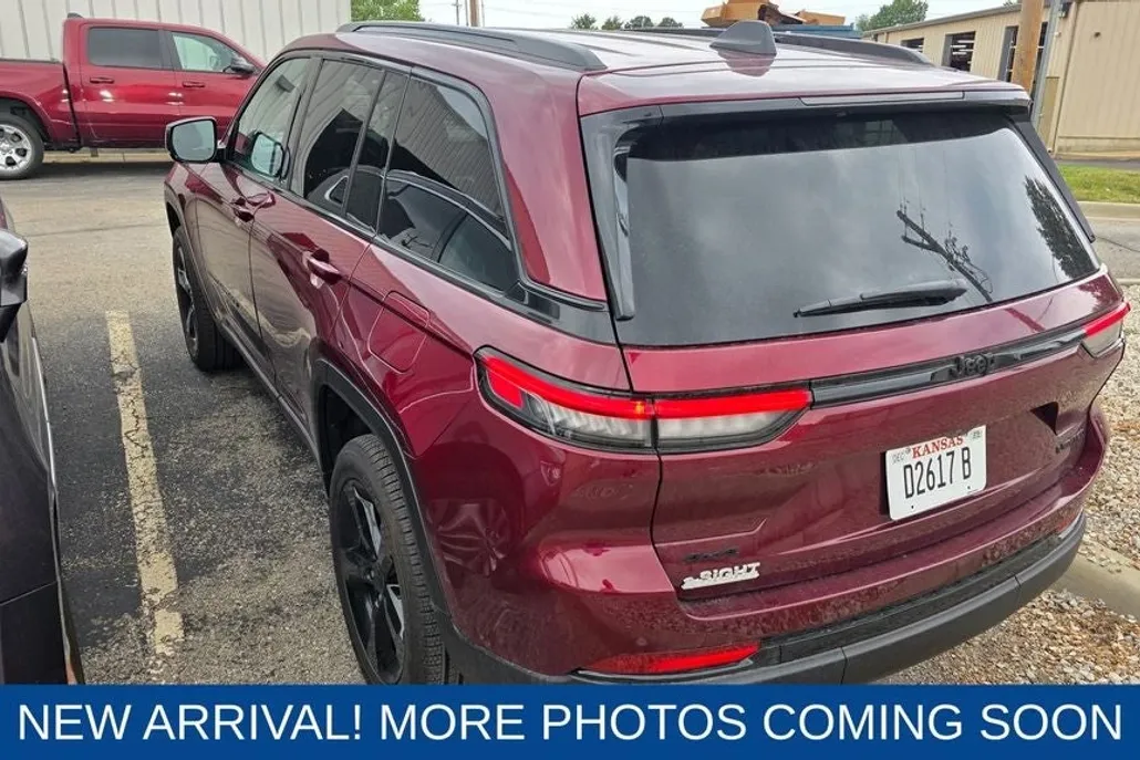 2025 Jeep Grand Cherokee Limited photo 1