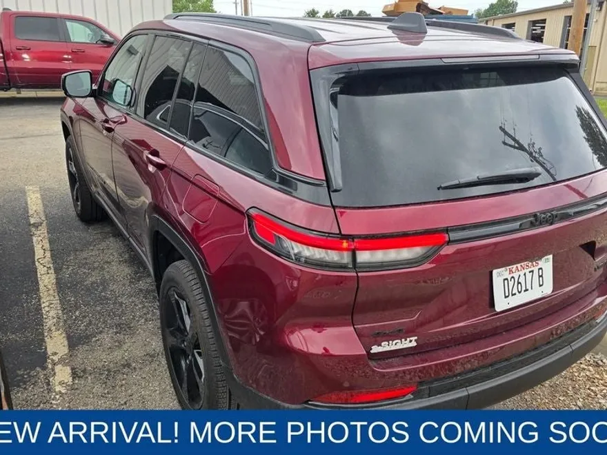 2025 Jeep Grand Cherokee Limited photo 1