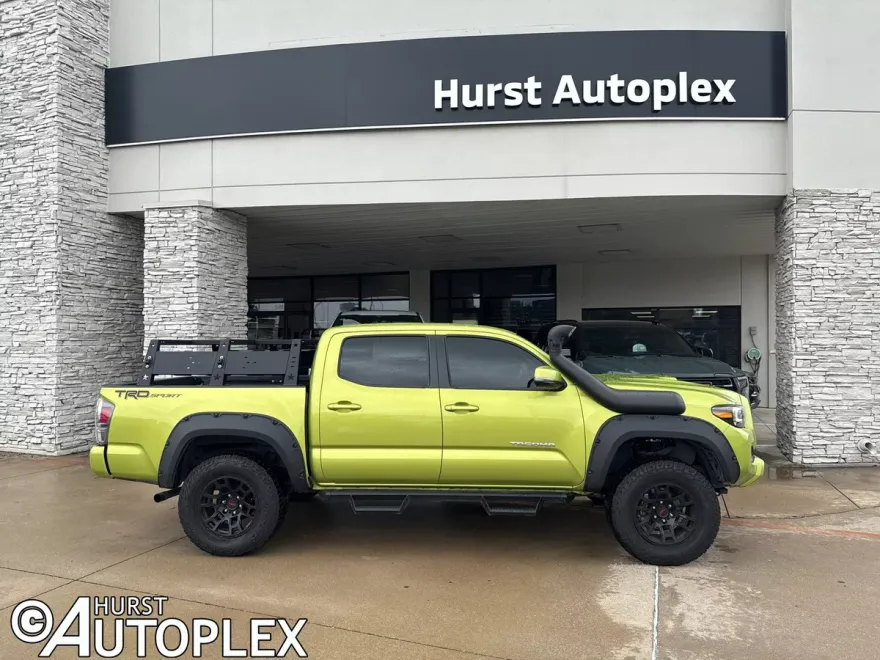 2023 Toyota Tacoma TRD Sport photo 1