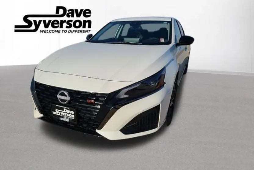 2025 Nissan Altima 2.5 SR photo 1