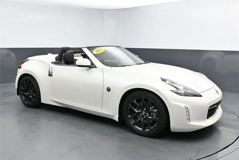 2018 Nissan 370Z Touring photo 1