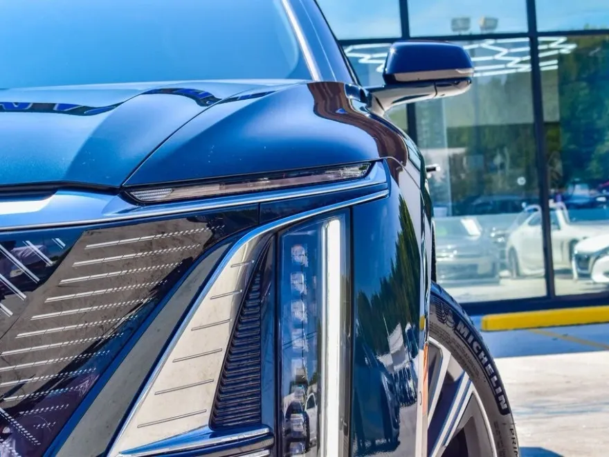 2024 Cadillac Lyriq Luxury photo 1