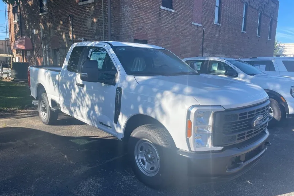 2026 Ford F-350 photo 1