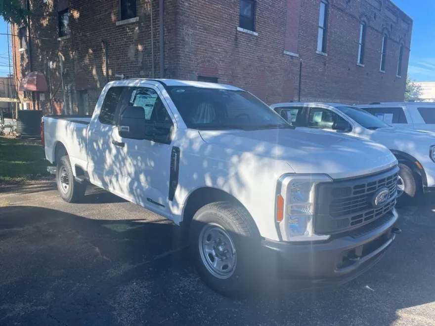 2026 Ford F-350 photo 1
