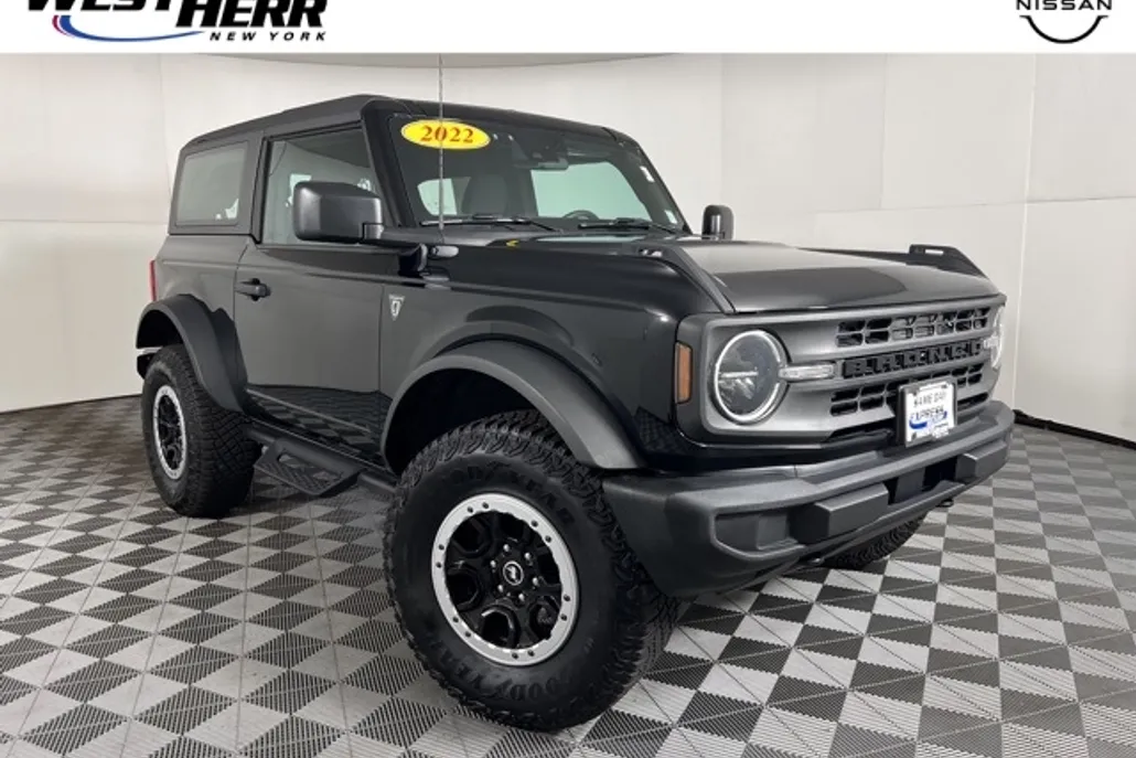 2022 Ford Bronco Base photo 1