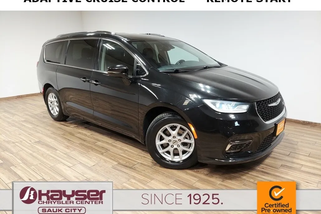 2021 Chrysler Pacifica Touring L photo 1