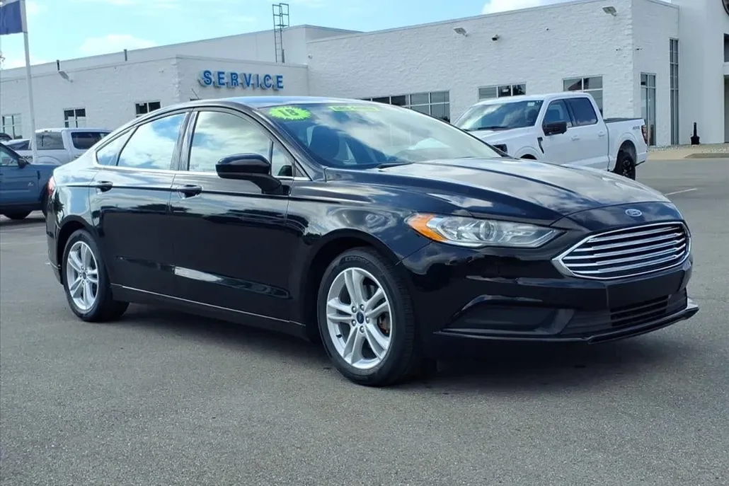 2018 Ford Fusion SE photo 1