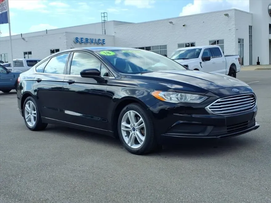 2018 Ford Fusion SE photo 1