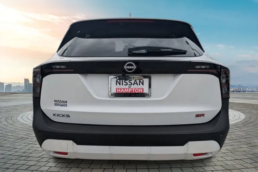 2025 Nissan Kicks SR photo 1