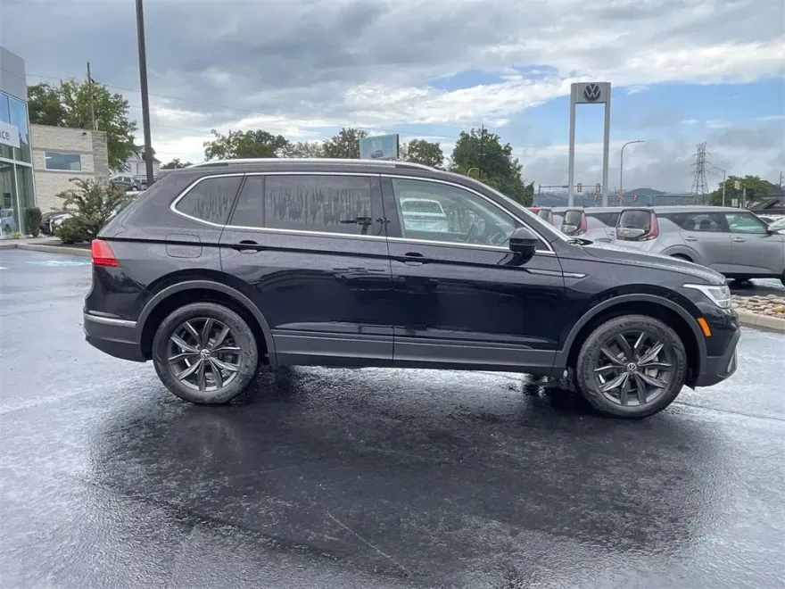 2024 Volkswagen Tiguan SE Wolfsburg Edition photo 1