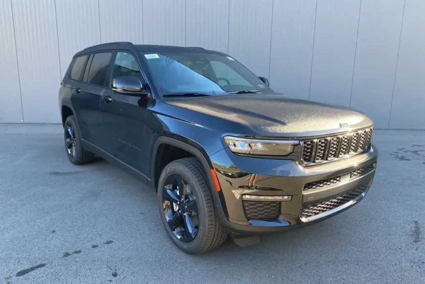 2025 Jeep Grand Cherokee Limited photo 1