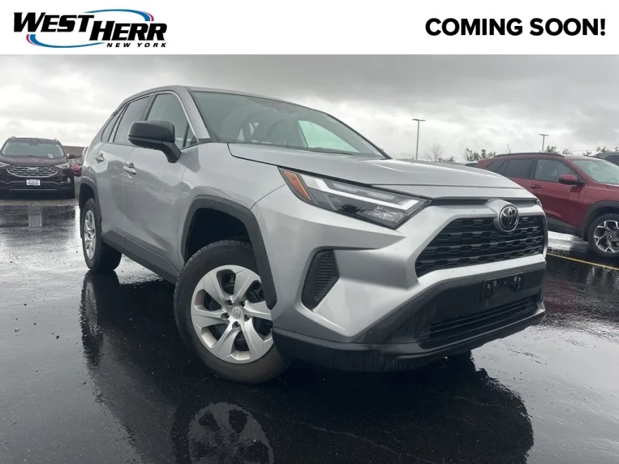 2023 Toyota RAV4 LE photo 1