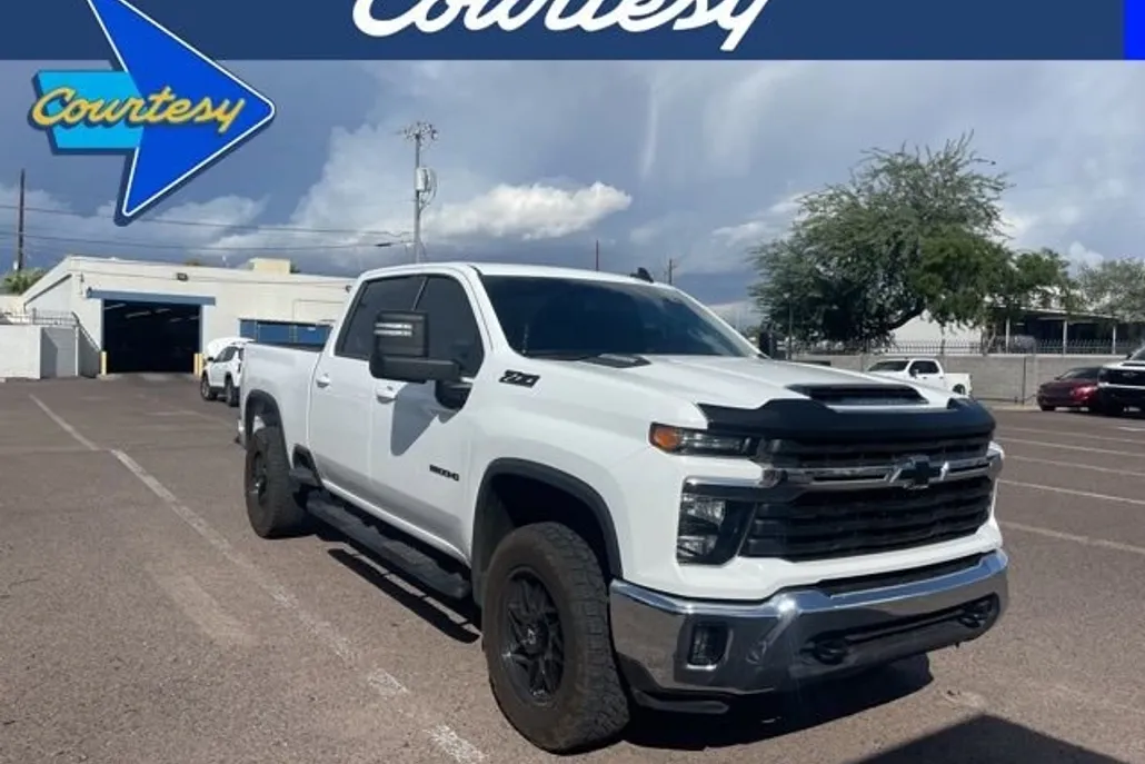 2024 Chevrolet Silverado 2500HD LT photo 1