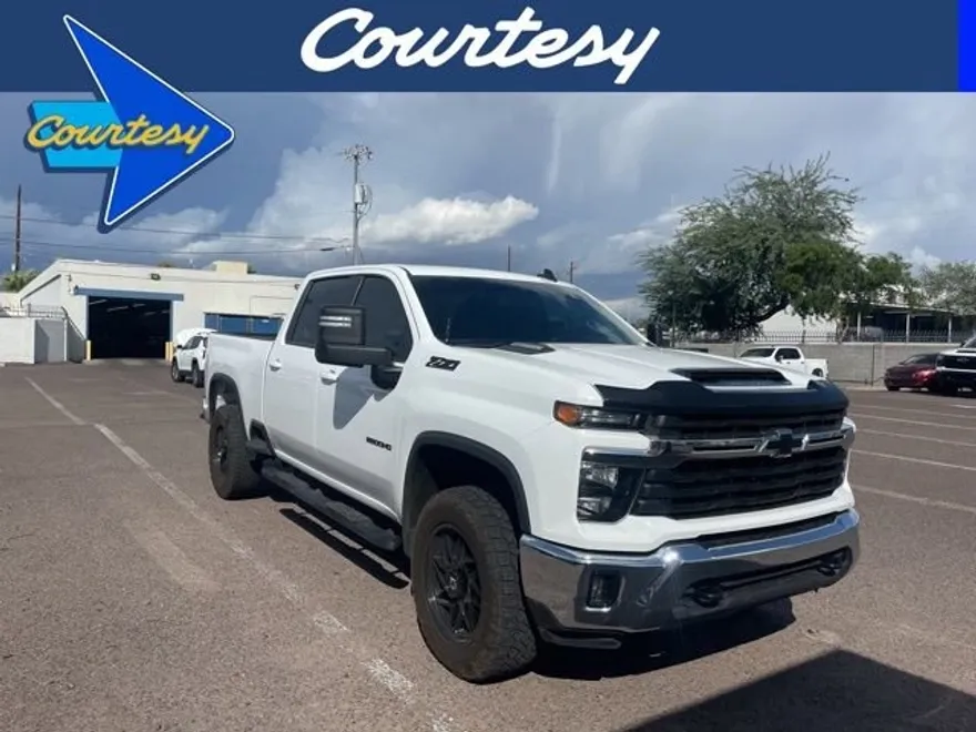 2024 Chevrolet Silverado 2500HD LT photo 1