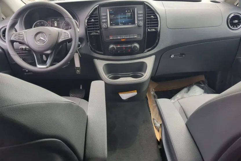 2023 Mercedes Benz Metris photo 1