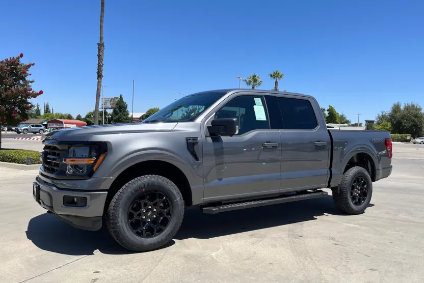 2025 Ford F-150 XLT photo 1