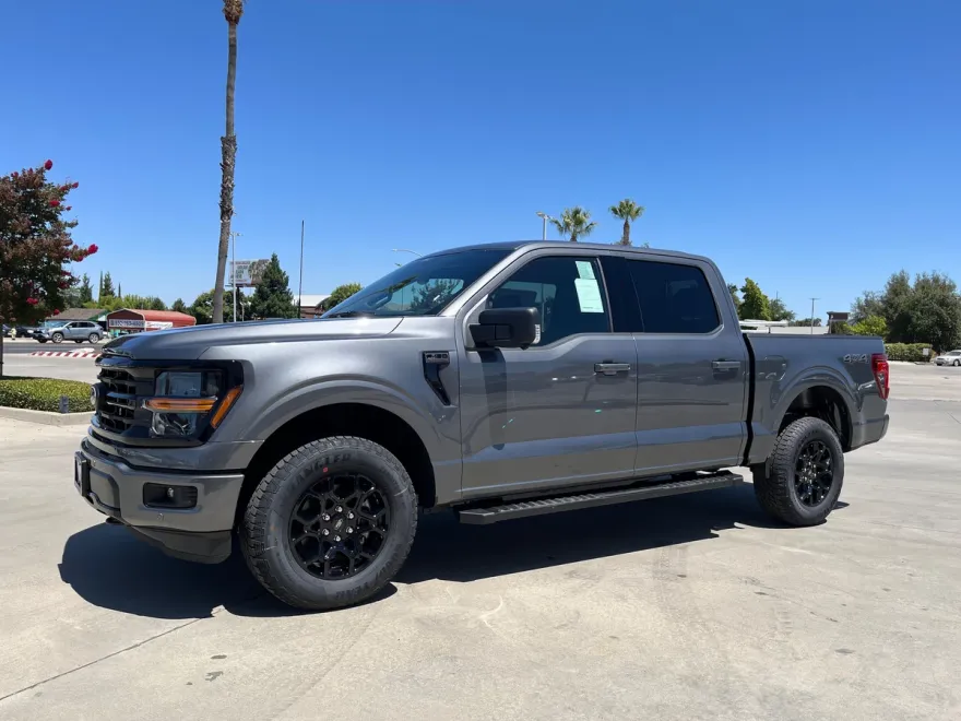 2025 Ford F-150 XLT photo 1