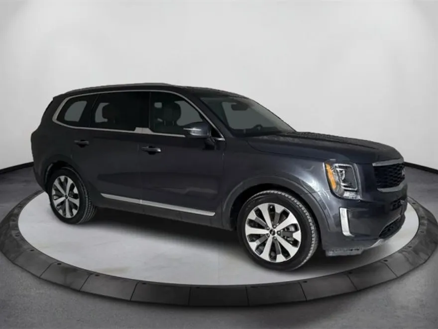 2022 Kia Telluride S photo 1