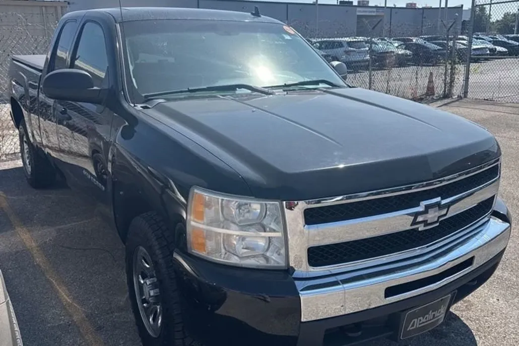2011 Chevrolet Silverado 1500 LS photo 1