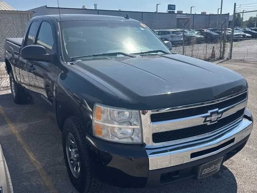 2011 Chevrolet Silverado 1500 LS photo 1