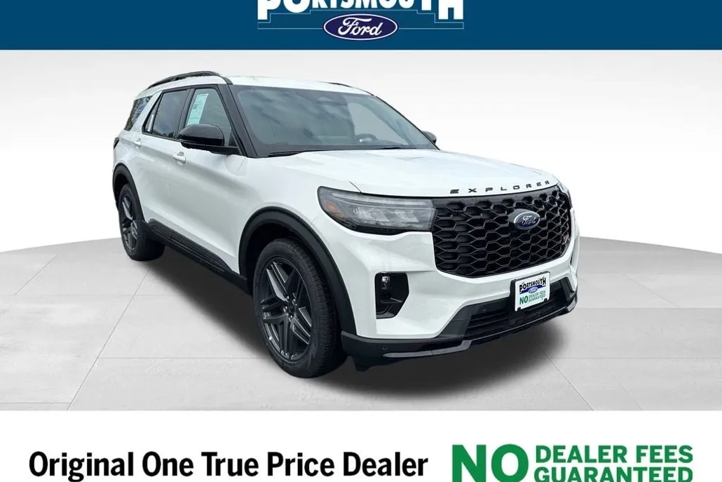 2025 Ford Explorer ST photo 1