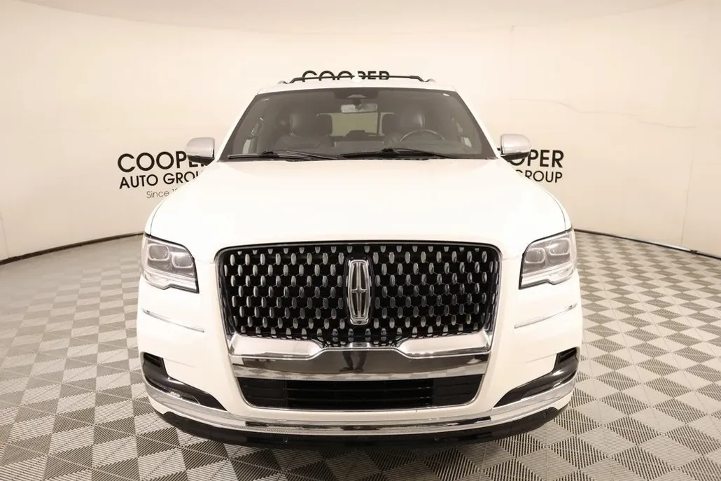 2024 Lincoln Navigator Black Label photo 1
