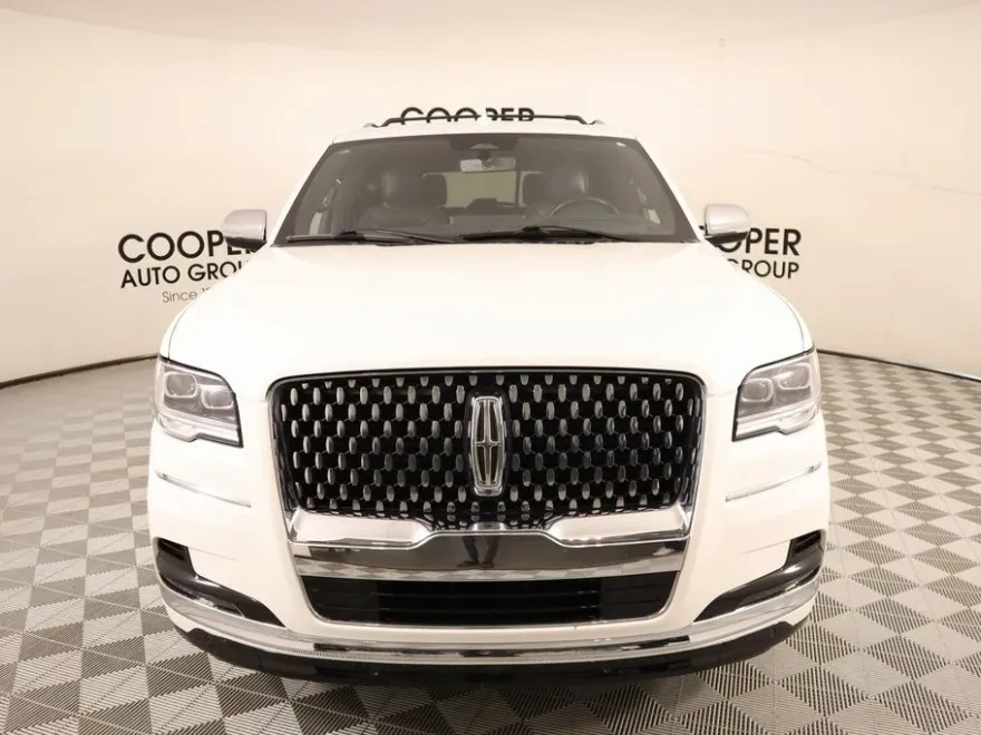 2024 Lincoln Navigator Black Label photo 1