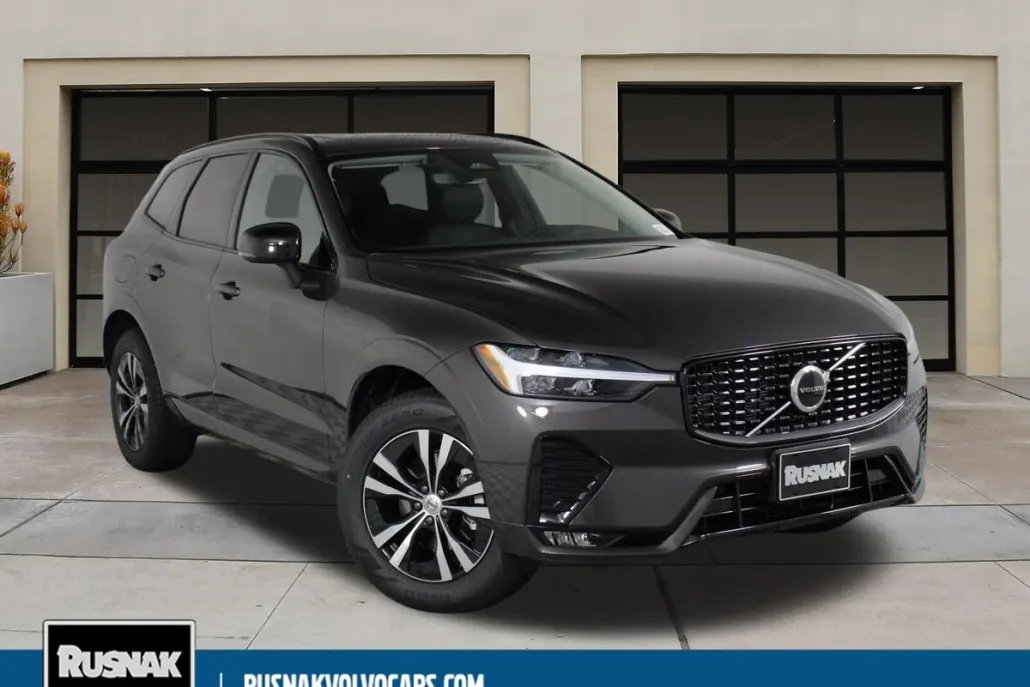 2025 Volvo XC60 B5 Core photo 1