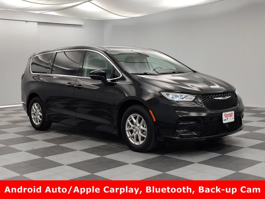 2024 Chrysler Pacifica Touring L photo 1