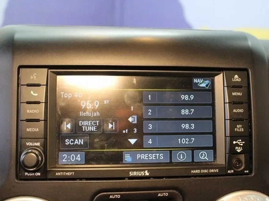 2014 Jeep Wrangler Sahara photo 14