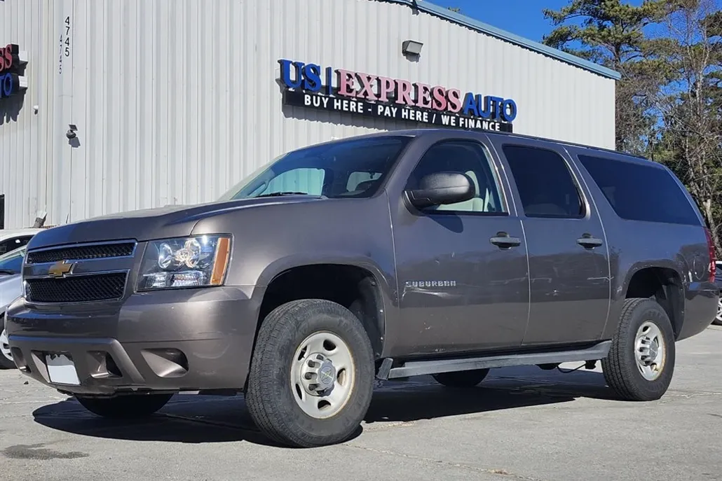 2013 Chevrolet Suburban 2500 LS photo 1