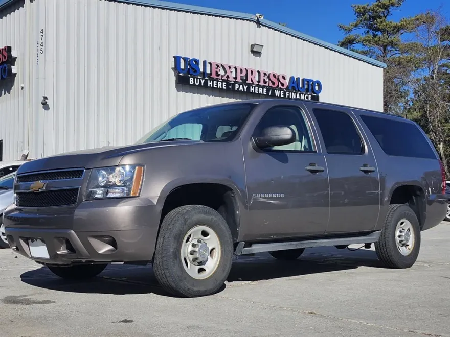 2013 Chevrolet Suburban 2500 LS photo 1