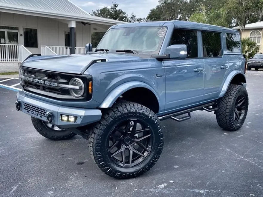 2023 Ford Bronco Outer Banks photo 1