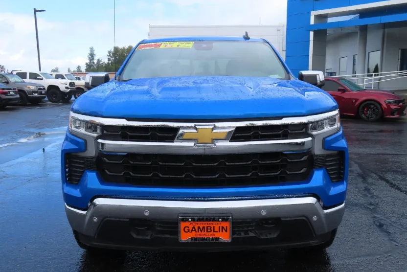 2025 Chevrolet Silverado 1500 LT photo 1