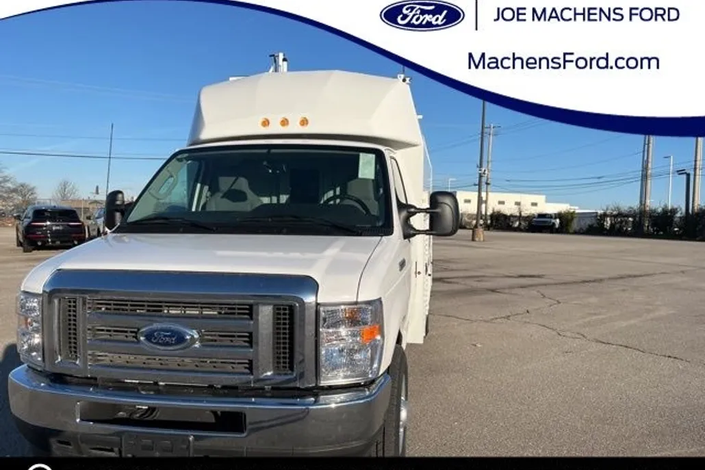 2025 Ford E-350 Base photo 1