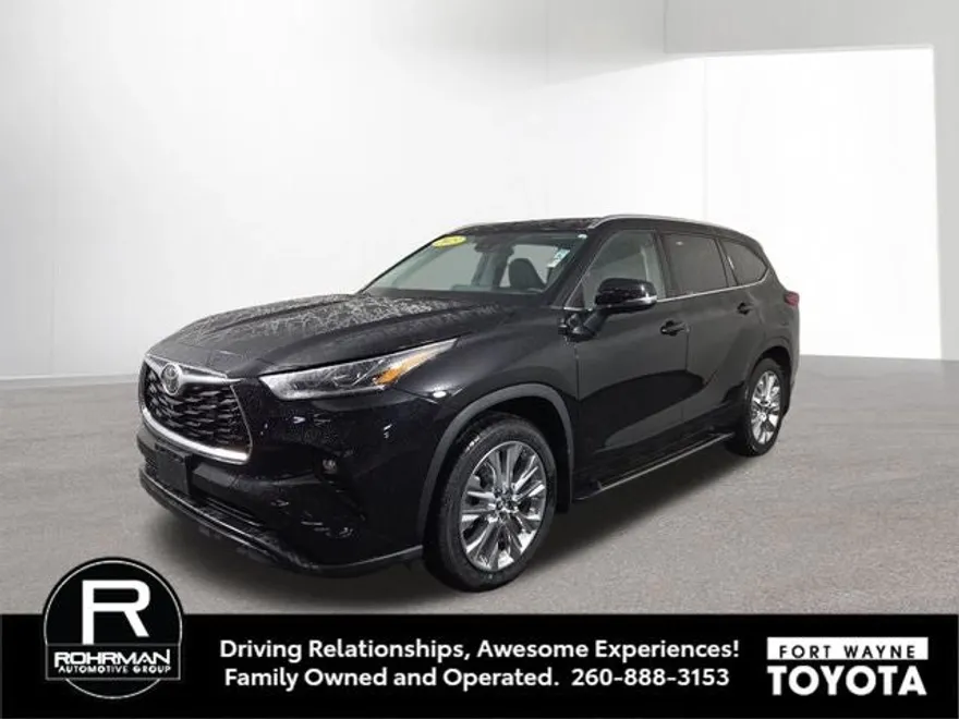 2023 Toyota Highlander Limited photo 1
