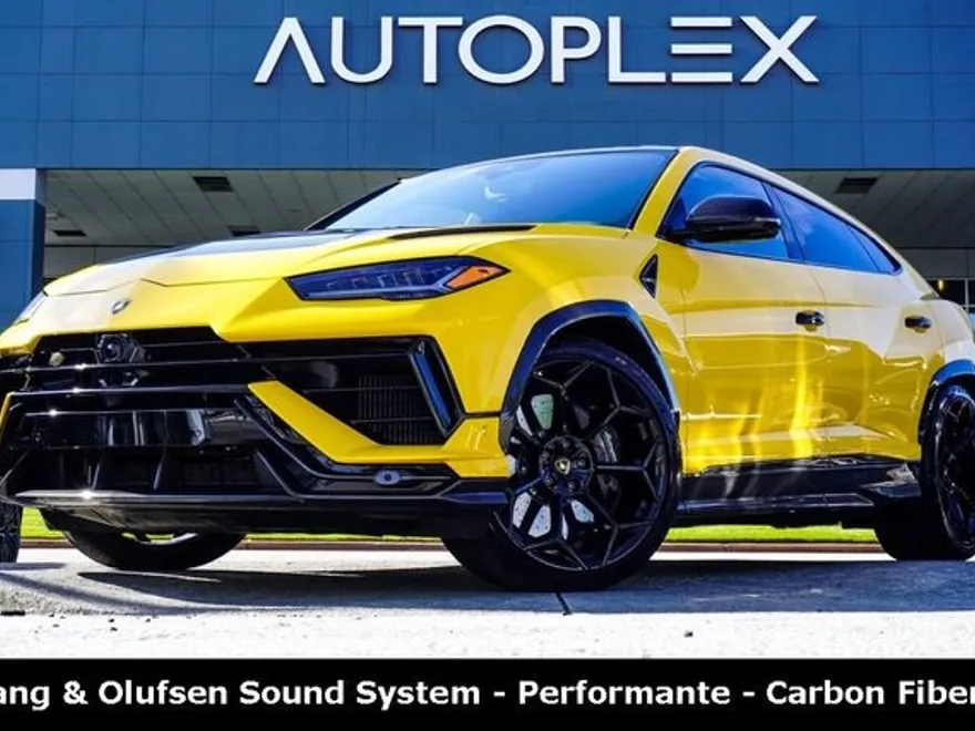 2023 Lamborghini Urus Performante photo 1