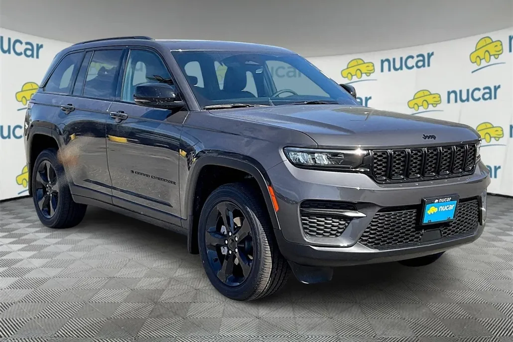 2025 Jeep Grand Cherokee Altitude photo 1