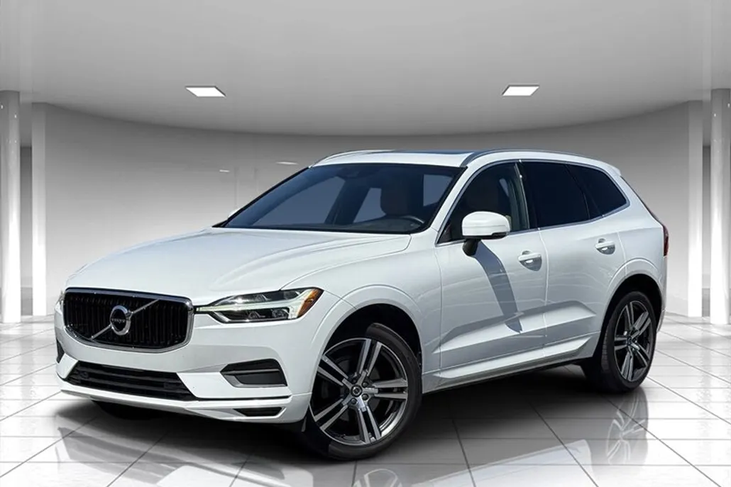 2020 Volvo XC60 T5 Momentum photo 1