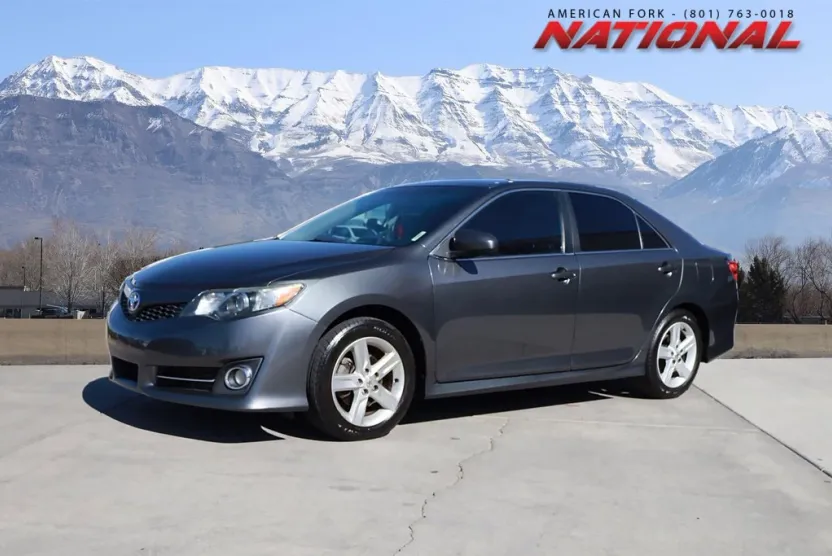 2012 Toyota Camry L photo 1