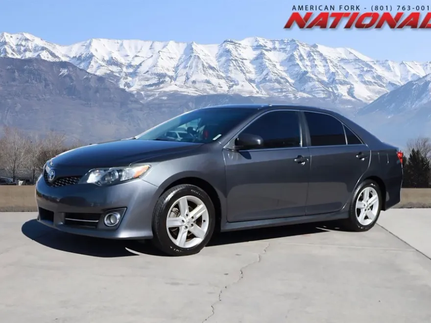 2012 Toyota Camry L photo 1