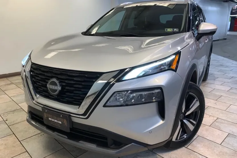 2023 Nissan Rogue SL photo 1